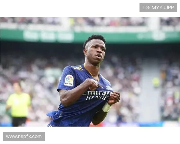 卡马乔谈维尼修斯情绪波动与阿隆索适应首赛季的挑战